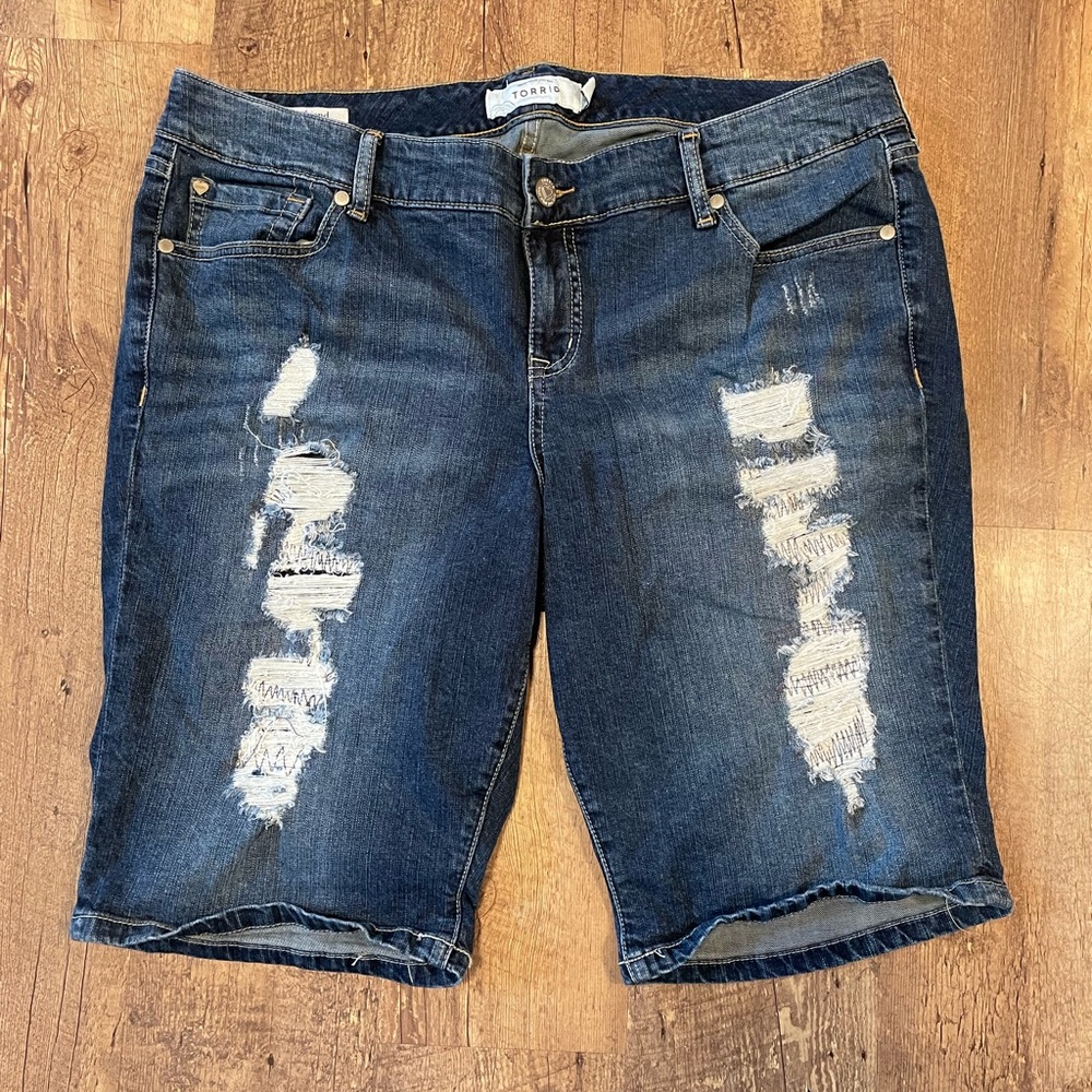 Torrid burmuda shorts